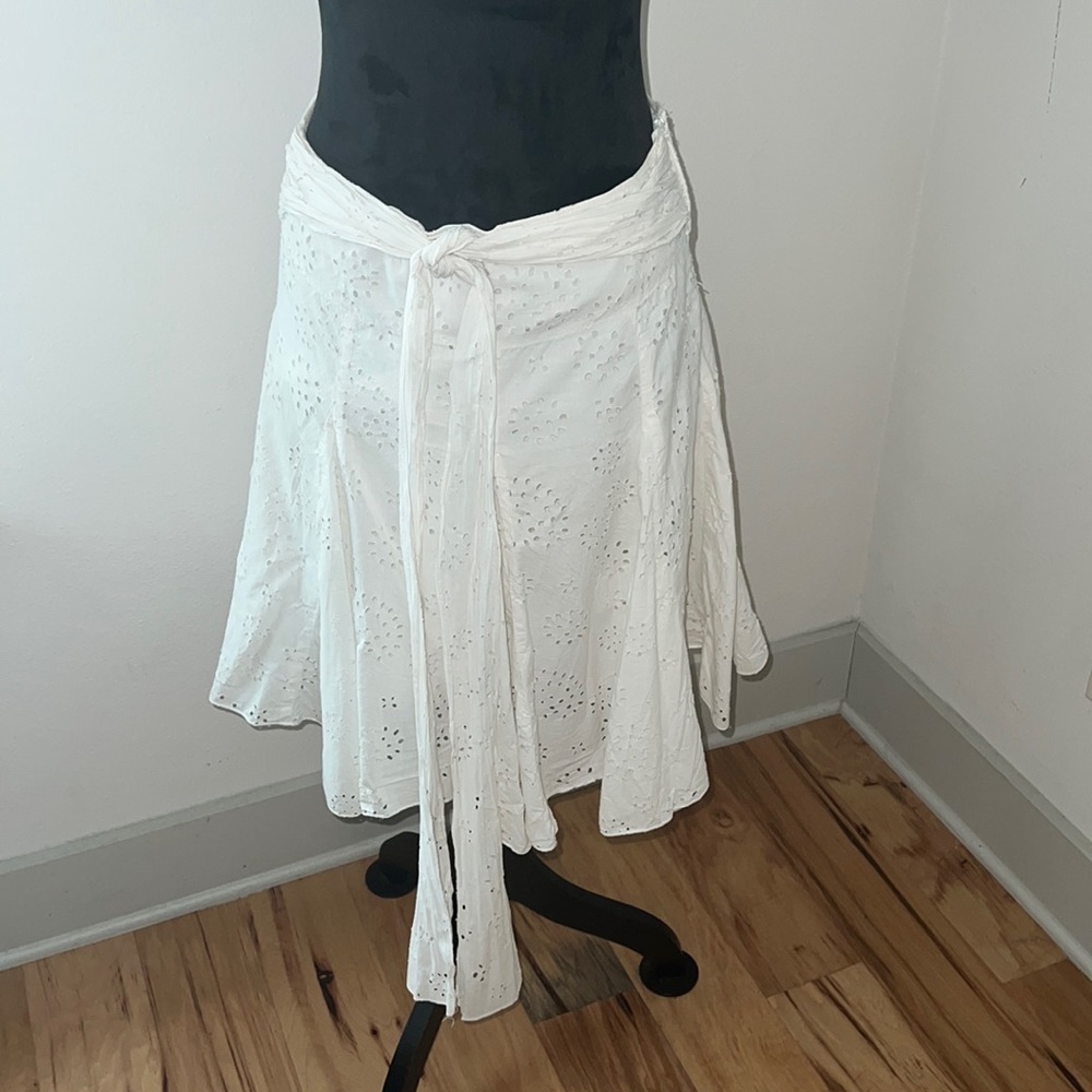 Touchβ Me ivory eyelet flutter skirt Sz M 100% Cotton